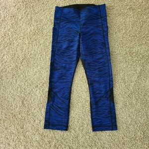 Lululemon crop leggings size 4